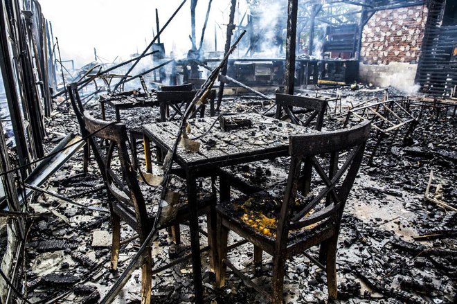 Najpozneje tri dni po požaru moramo škodo prijaviti zavarovalnici.
Foto: