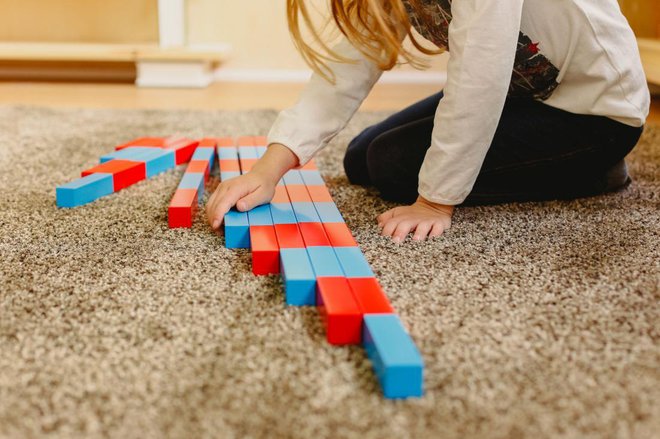 Preproga je odlična izbira za hladna tla. Otroci naj se igrajo na tleh. Foto: Shutterstock
Foto: