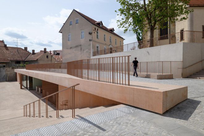 Plečnikova nagrada: tržnica Ptuj, Tomaž Krušec, Lena Krušec, Vid Kurinčič, Zala Likavec Perovšek (arhitektura) in Ana Kučan, Luka Javornik (krajinska arhitektura)
Foto: Miran Kambič