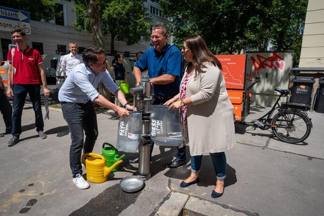 Mesto bo botre oskrbelo z devetlitrskimi zalivalnimi vrečami. Foto:Predstavništvo mesta Dunaj v Ljubljani
Foto: