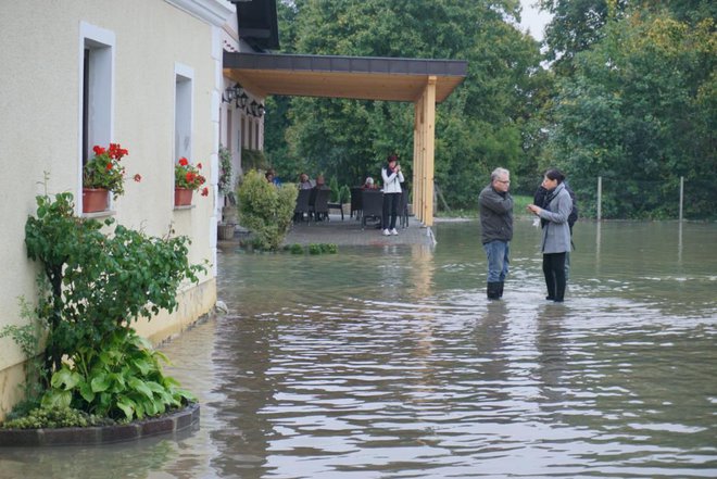 Zavarovalnice imajo možnost, da odklonijo sklenitev zavarovanja za primer nevarnosti poplave, če tako presodijo njeni strokovnjaki.
Foto: