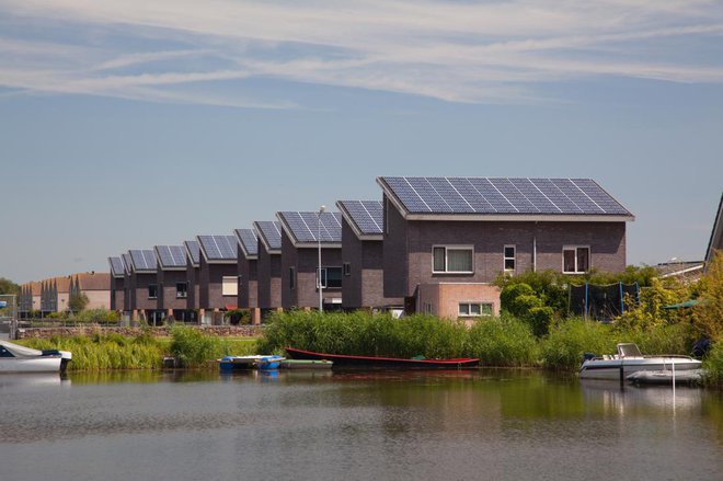 V Sloveniji le 15,93 odstotka od skupne količine proizvedene električne energije pridobimo iz obnovljivih virov (OVE), od tega iz sončne energije samo 1,56 odstotka.
Foto: