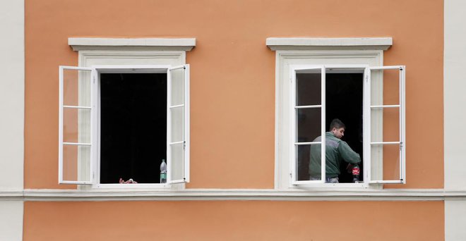 Lani je pri nas cena stanovanj narasla za desetino. Za med so šla tudi rabljena, saj se razen v Ljubljani nov gradbeni cikel še ni začel. Foto: Aleš Černivec
Foto: