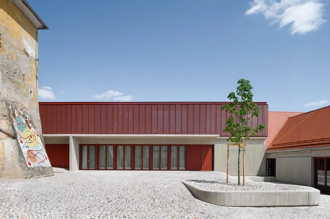 Plečnikova medalja: Revitalizacija Stare steklarske in Vrazovega trga s pripadajočimi ulicami, Ptuj, Matevž Zalar, Ambrož Bartol, Dominik Košak, Miha Munda, Rok Staudacher, Samo Kralj (arhitektura) in Darja Matjašec, Pia Kante, Katja Mali (krajinska arhitektura). Foto Miran Kambič