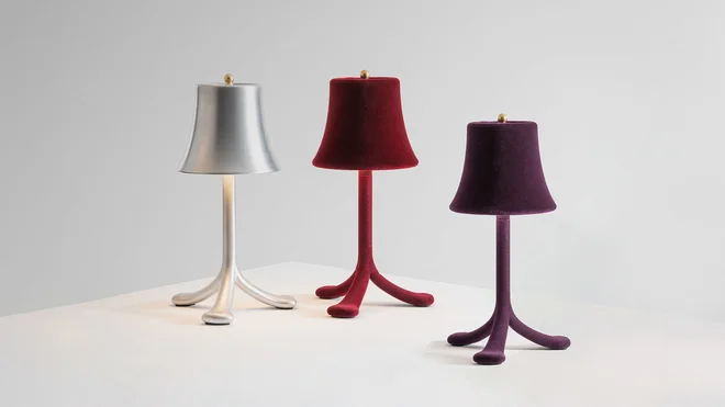 Prenosno svetilo Trois Rois, podjetje Artemide Foto Arhiv Podjetja Artemide/