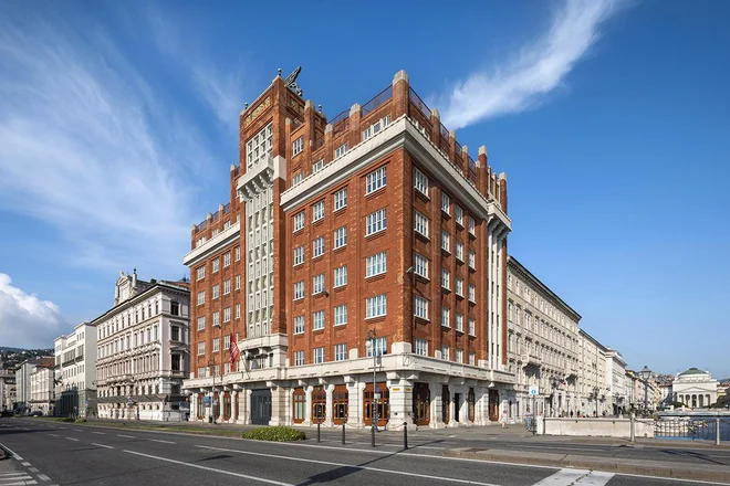Palazzo Aedes, Trst, 1924-28, arhitekt Arduino Berlam Foto Roberto Conte