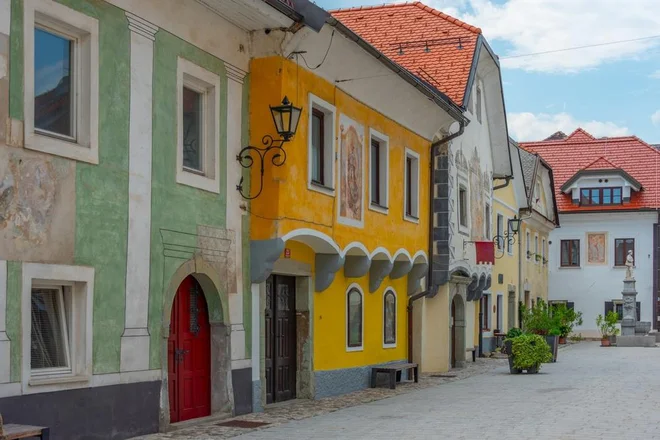 Čudovite hiše na Linhartovem trgu v Radovljici. FOTO: trabantos/Shutterstock
