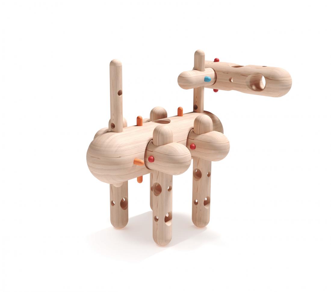 Iz lesenih modulov je mogoče sestaviti različne strukture, med katerimi je tudi pes Frk.