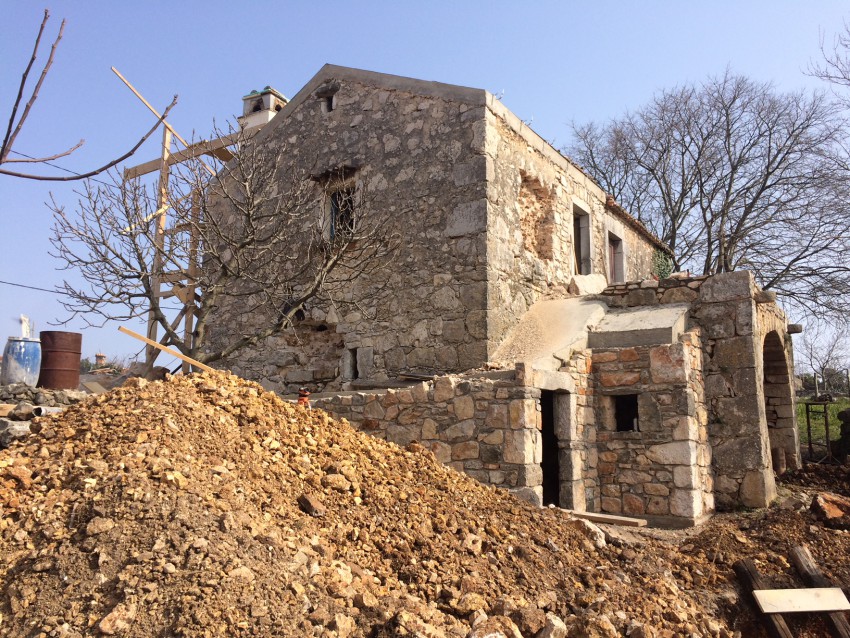 Čeprav je hiša pod spomeniškim varstvom, pri obnovi ni bilo zapletov. 