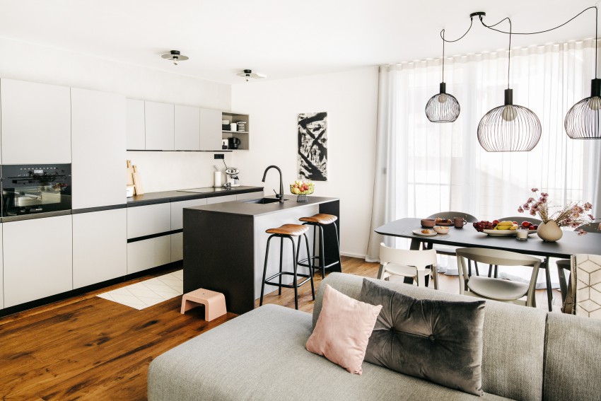 <p>Interier stanovanja za mlado družino sta oblikovali arhitektki Nina Štajner in Mateja Katja Vrtovec Jerančič, ki delujeta v biroju NIŠA Arhitektura.</p>