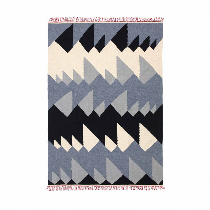 <p>Ročno tkani čilim, oblikovanje Kobeiagi Kilims za Lejlina delavnica</p>