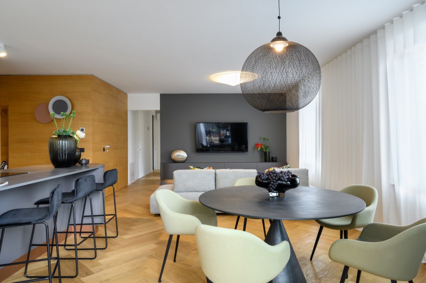 <p>Vzorčno stanovanje na Jurčkovi 96 v Ljubljani sta zasnovali arhitektki Petra Zakrajšek in Karmen Slapar iz biroja GAO arhitekti.</p>