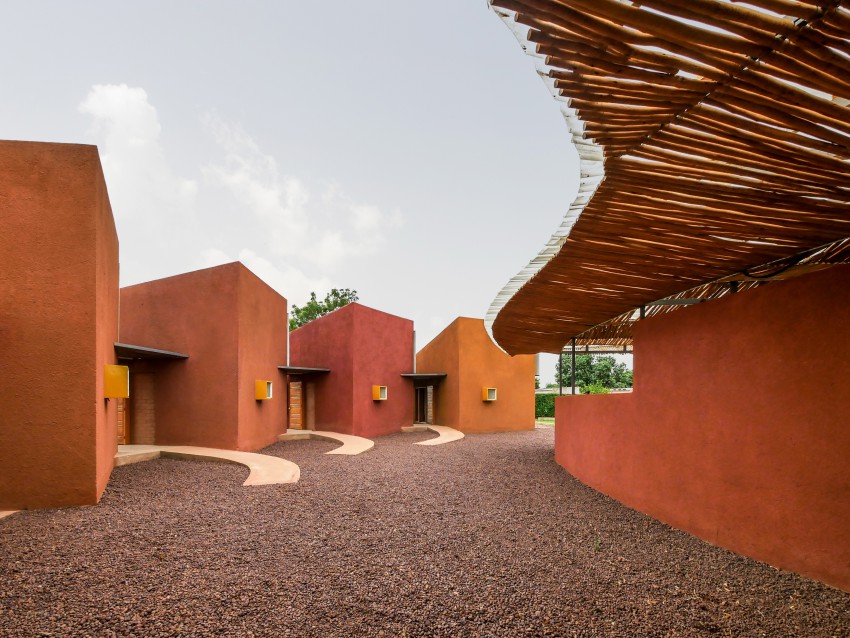 Zdravstveni dom in klinika, 2014, Léo, Burkina Faso