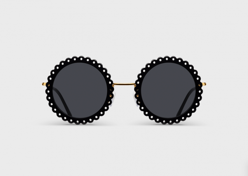 <p>Okvirji očal, ki jih je prav tako oblikovala Nika Zupanc.</p>
