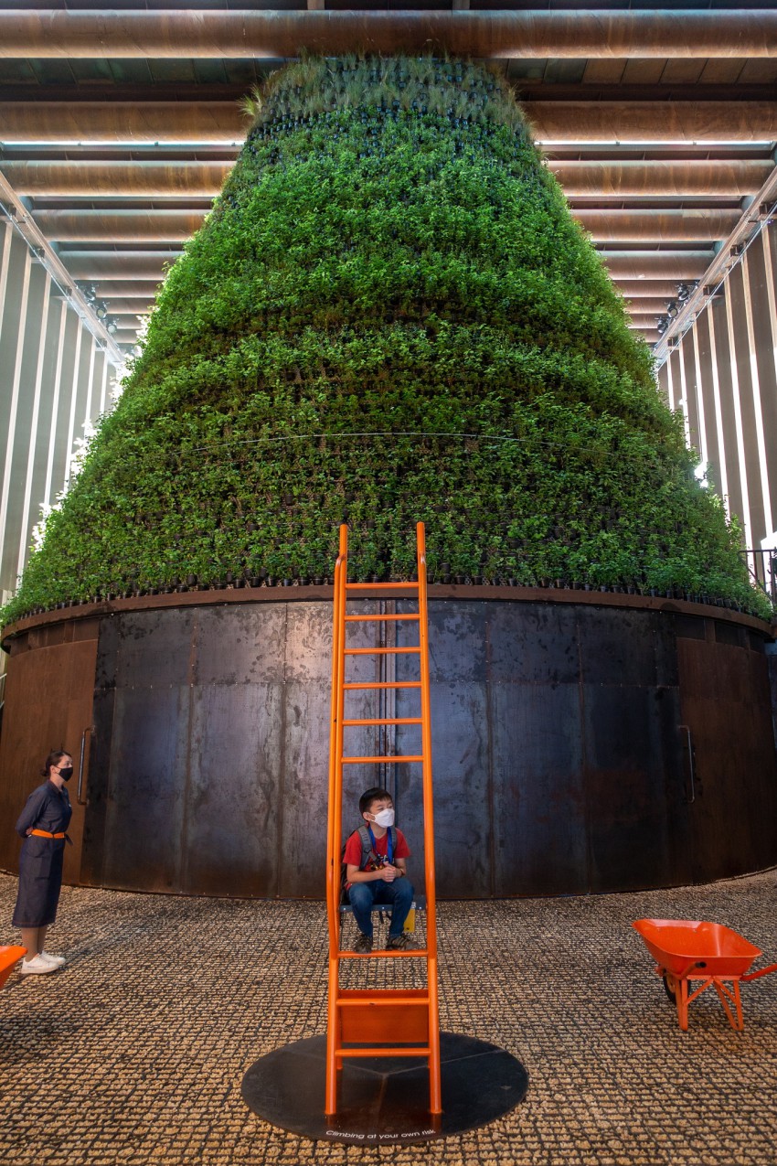 <p>Znamenitost nizozemskega paviljona na Expu v Dubaju je bil stožčasto oblikovan vrt.</p>