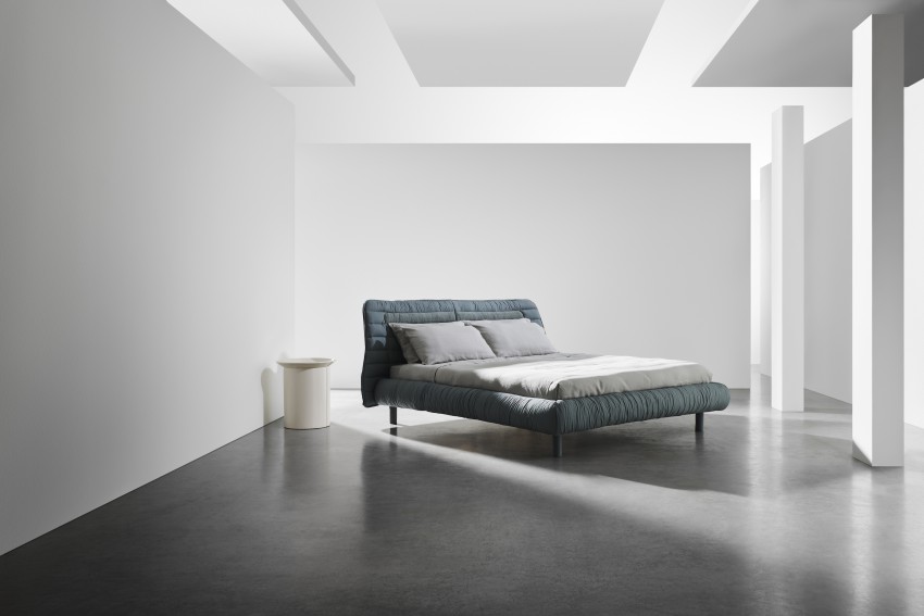 <p>Za podjetje Gervasoni je oblikovala oblazinjeno posteljo.</p>