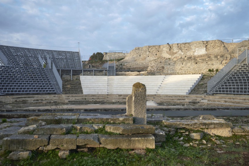 <p>Mednarodno priznanje Piranesi je prejel Emil Jurcan iz zadruge Praksa za rekonstrukcijo romanskega teatra v Pulju.</p>