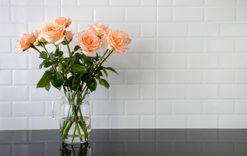 <p>Vedno lahko izberete šopek vrtnic v nežnem breskovem odtenku in ugotovite, ali se ta barva poda v vaš dom.</p>